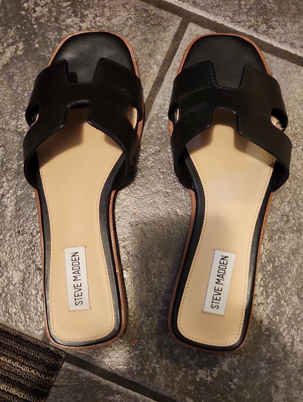 Steve Madden Black Slides